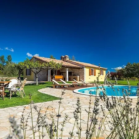 Βίλα Fiore By Istrialux Katun Lindarski