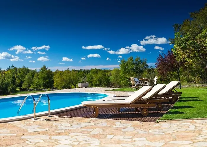 Βίλα Fiore By Istrialux Katun Lindarski