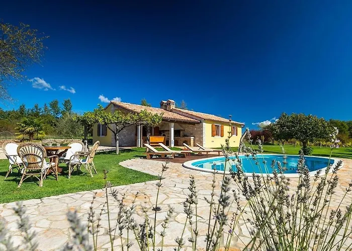 Βίλα Fiore By Istrialux Katun Lindarski